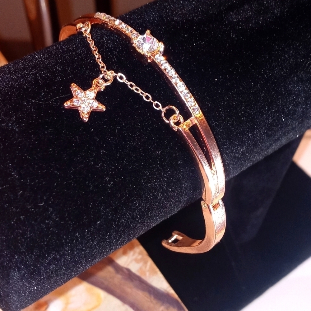 BRACELETS   gold-plated tone